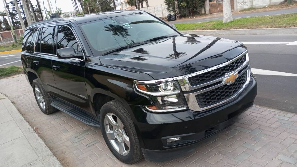 Chevrolet Tahoe — 1 / 5