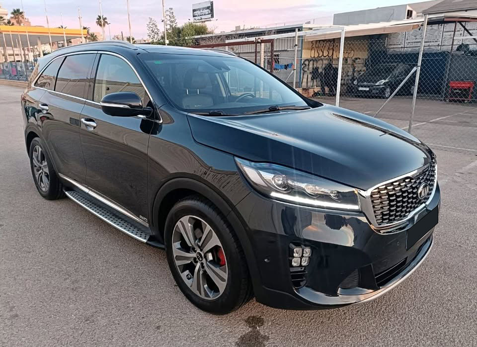 Kia Sorento — 1 / 5